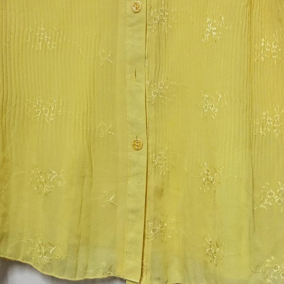 Yellow Top - Picture 3 of 11